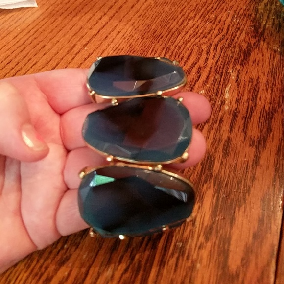 Goldtone Blue Stretch Bracelet, NWOT - Picture 7 of 7